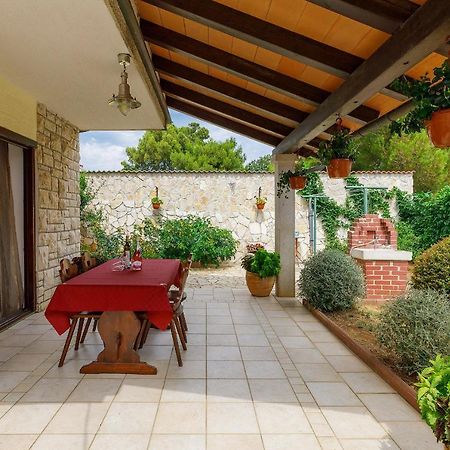 Stylish Flats With Two Bedrooms In Premantura Exterior photo