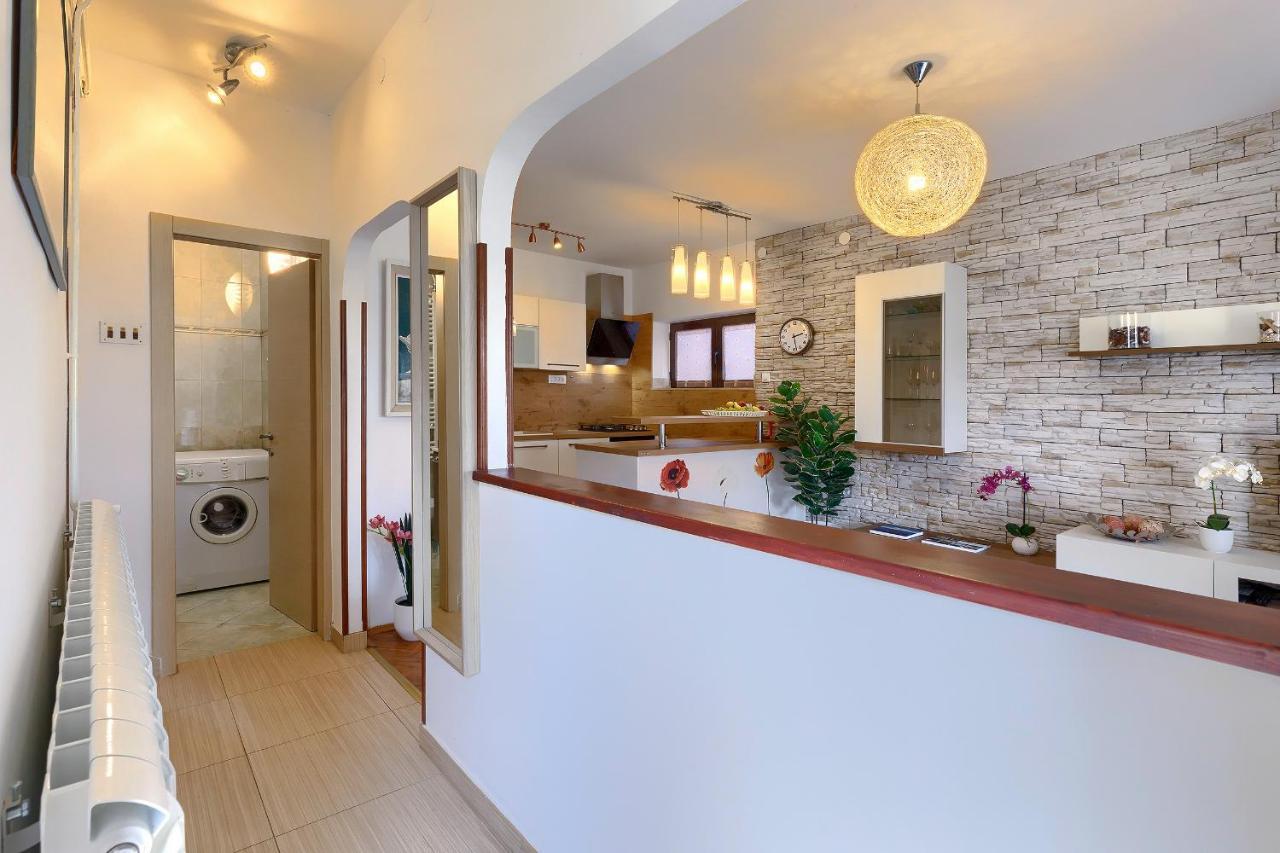 Stylish Flats With Two Bedrooms In Premantura Exterior photo