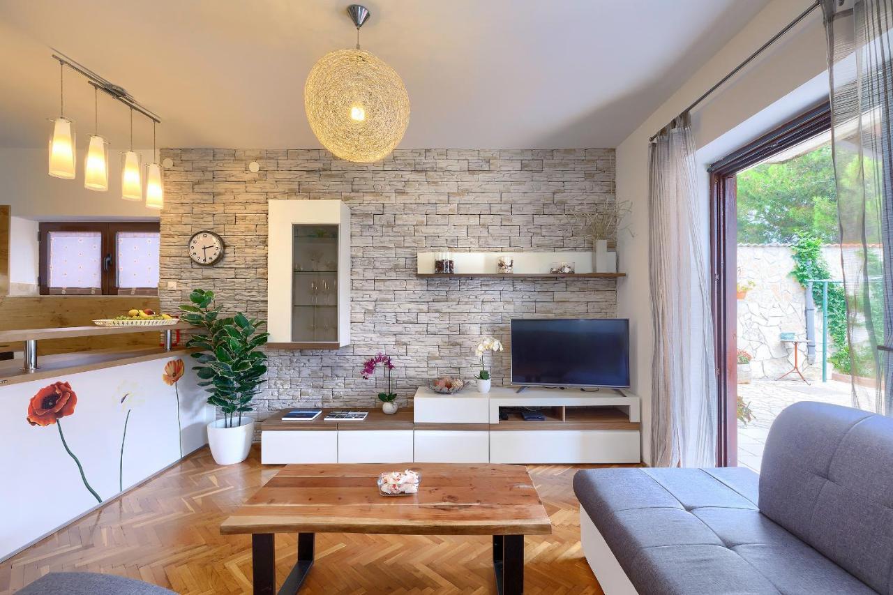 Stylish Flats With Two Bedrooms In Premantura Exterior photo