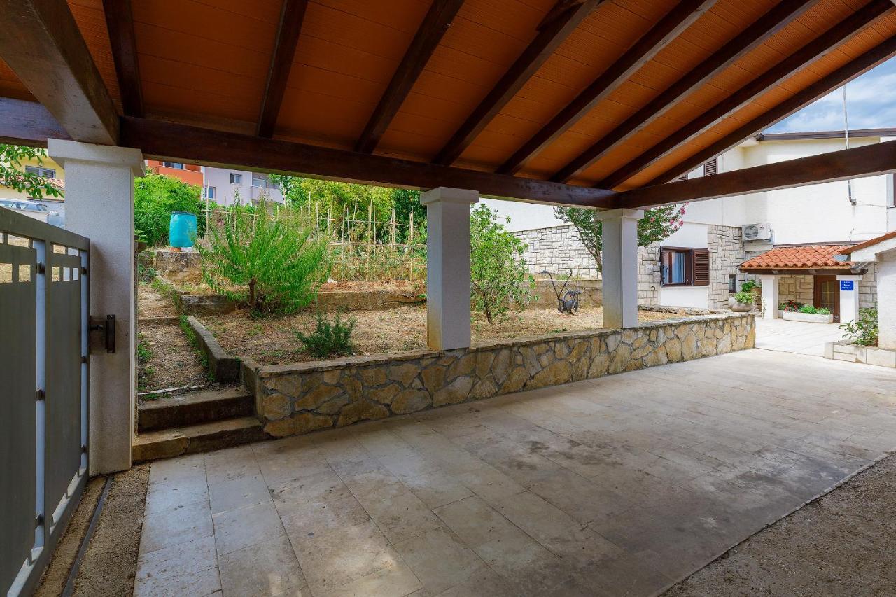 Stylish Flats With Two Bedrooms In Premantura Exterior photo
