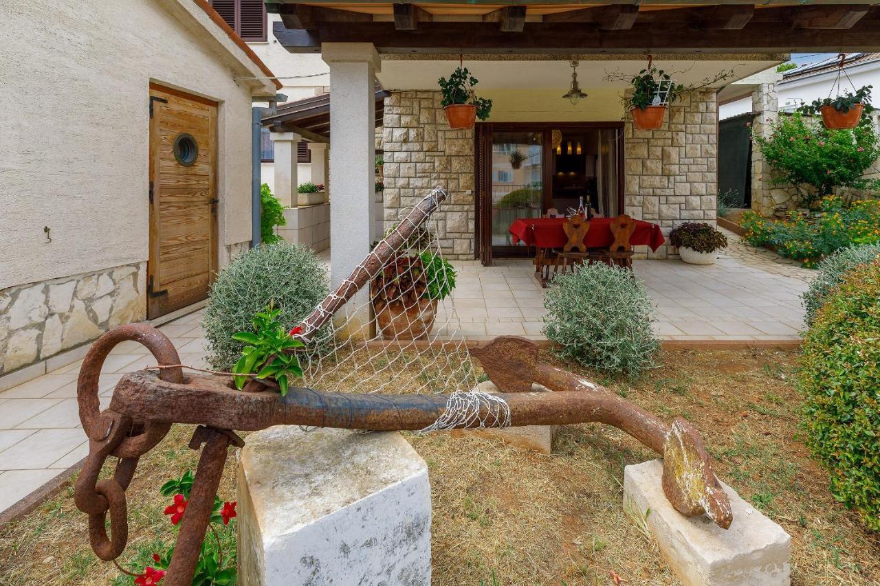 Stylish Flats With Two Bedrooms In Premantura Exterior photo