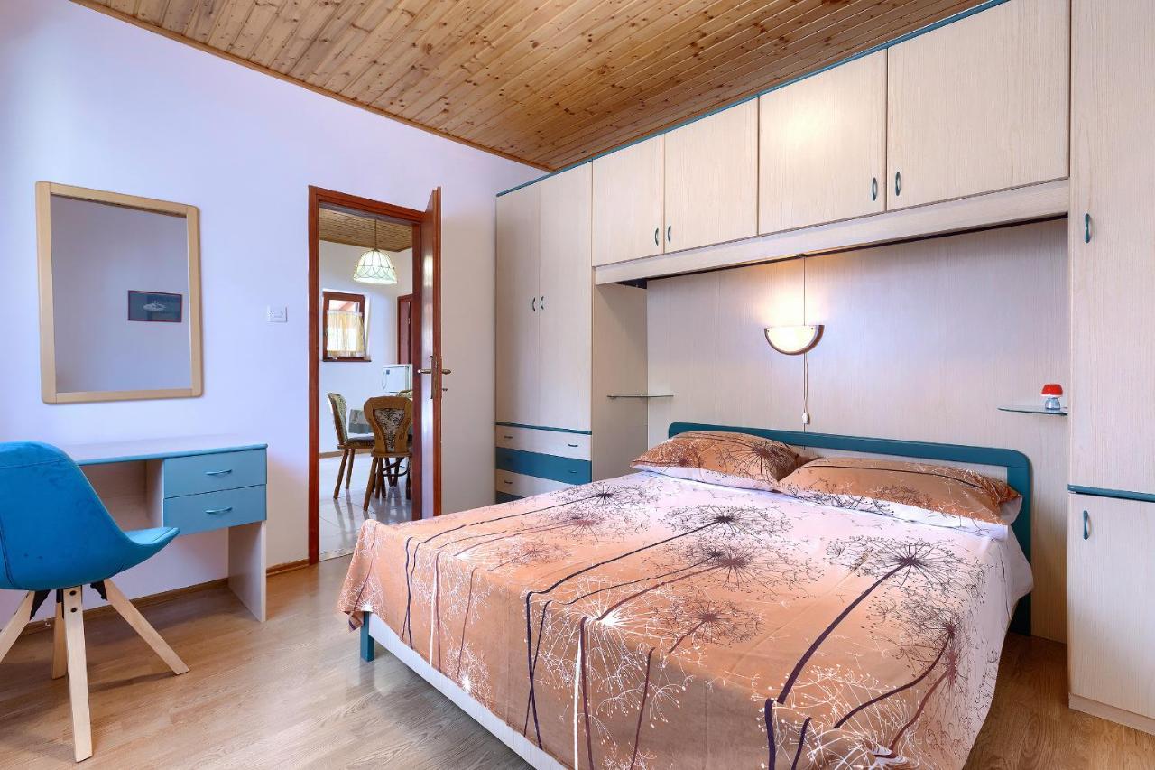 Stylish Flats With Two Bedrooms In Premantura Exterior photo