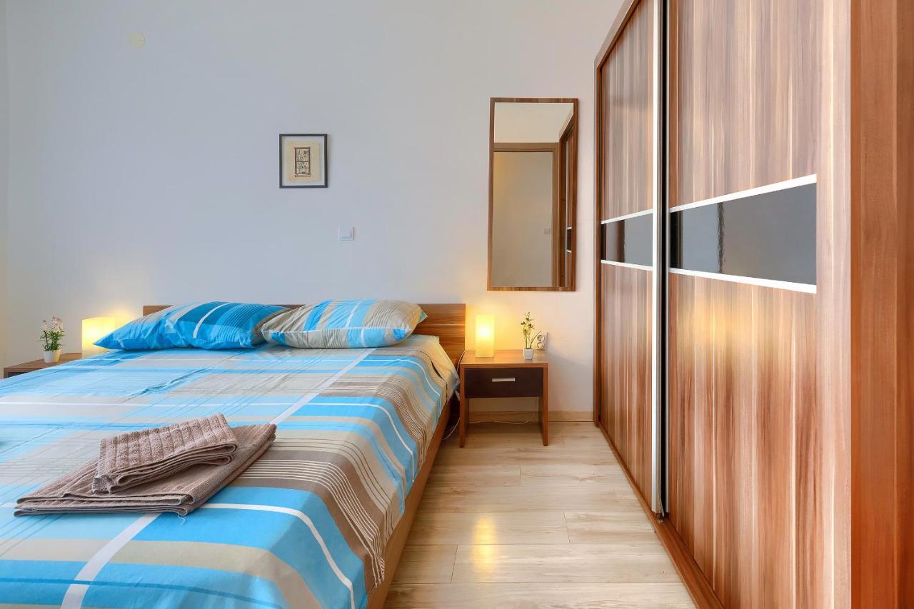 Stylish Flats With Two Bedrooms In Premantura Exterior photo