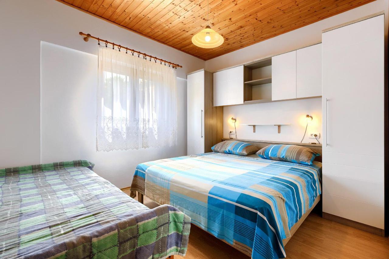 Stylish Flats With Two Bedrooms In Premantura Exterior photo