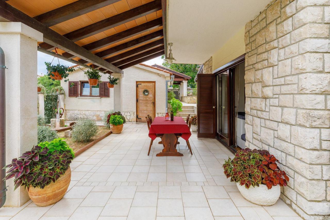 Stylish Flats With Two Bedrooms In Premantura Exterior photo