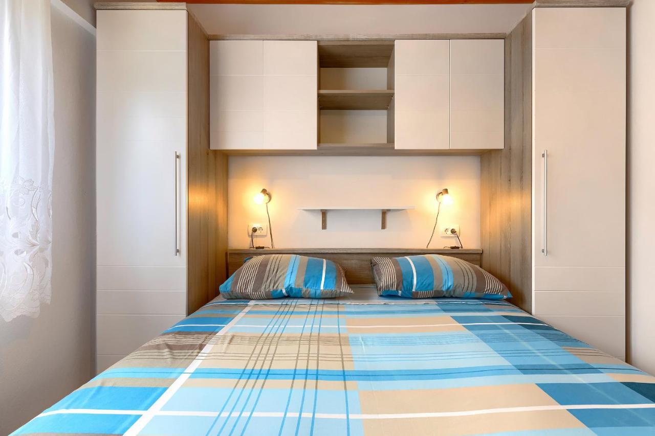 Stylish Flats With Two Bedrooms In Premantura Exterior photo
