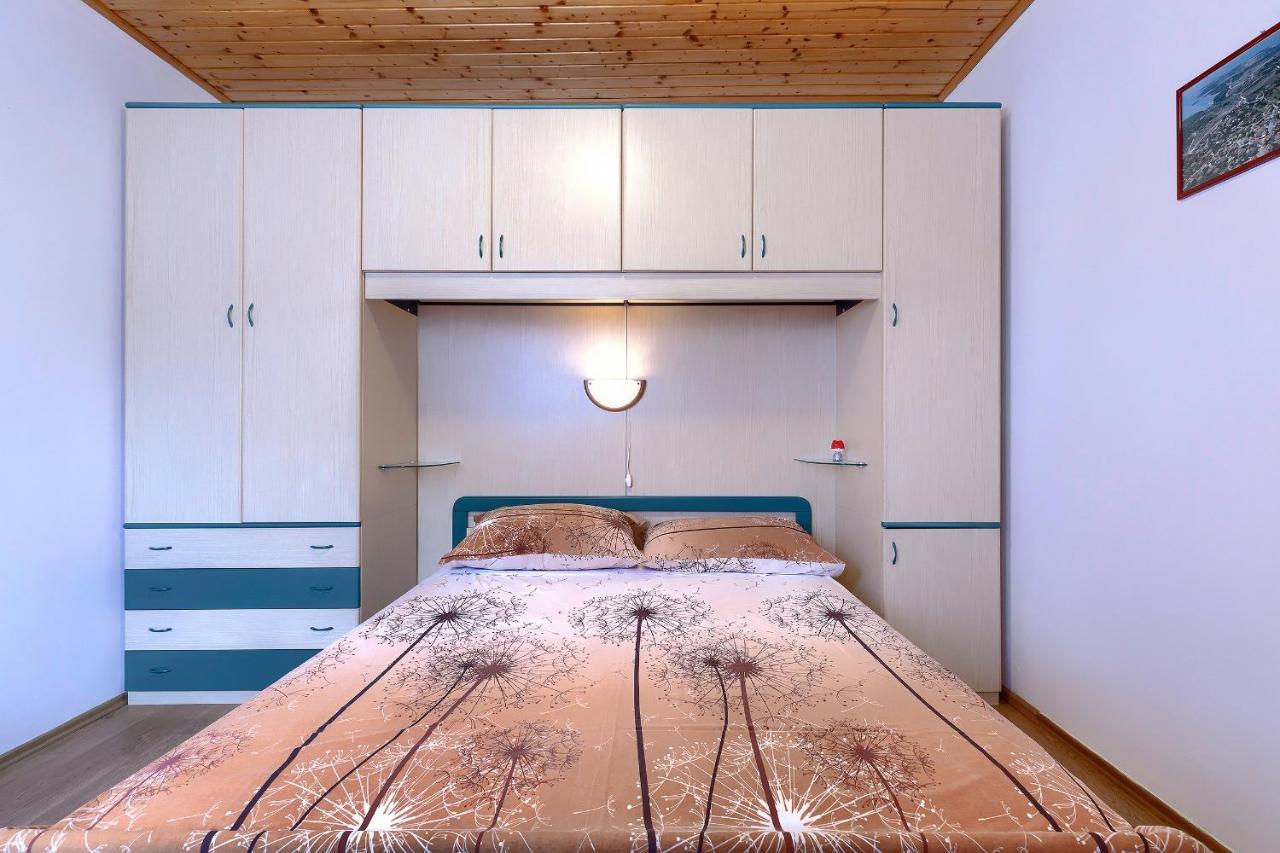 Stylish Flats With Two Bedrooms In Premantura Exterior photo