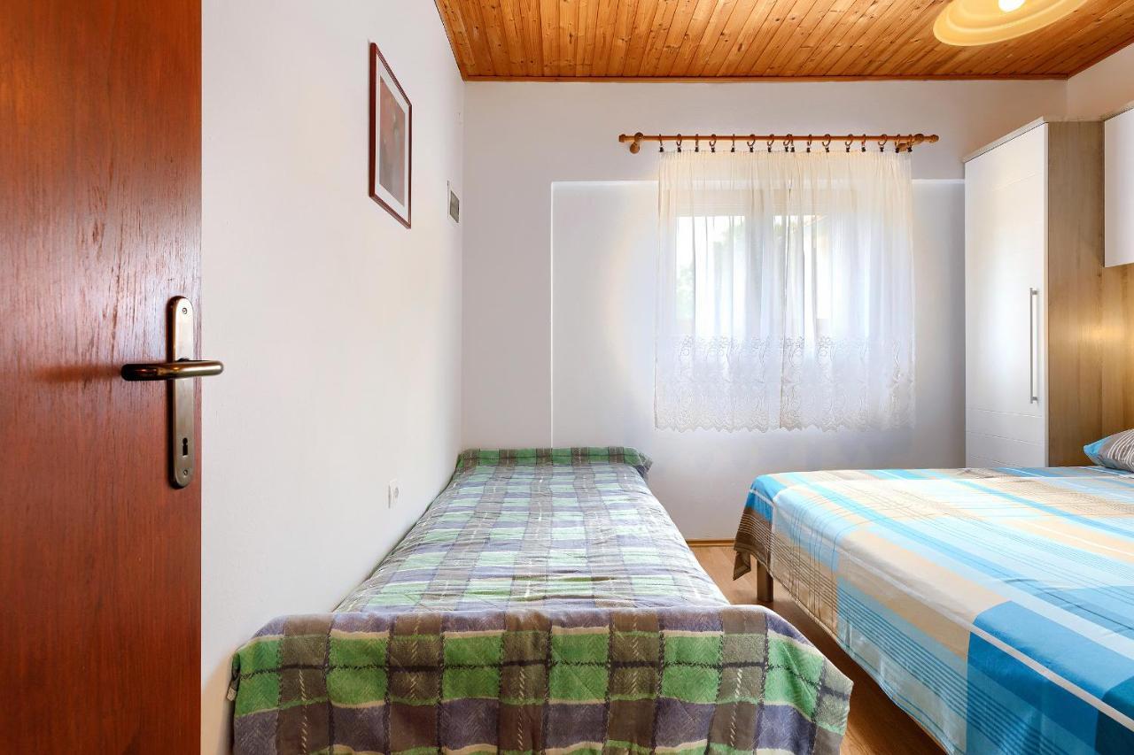 Stylish Flats With Two Bedrooms In Premantura Exterior photo