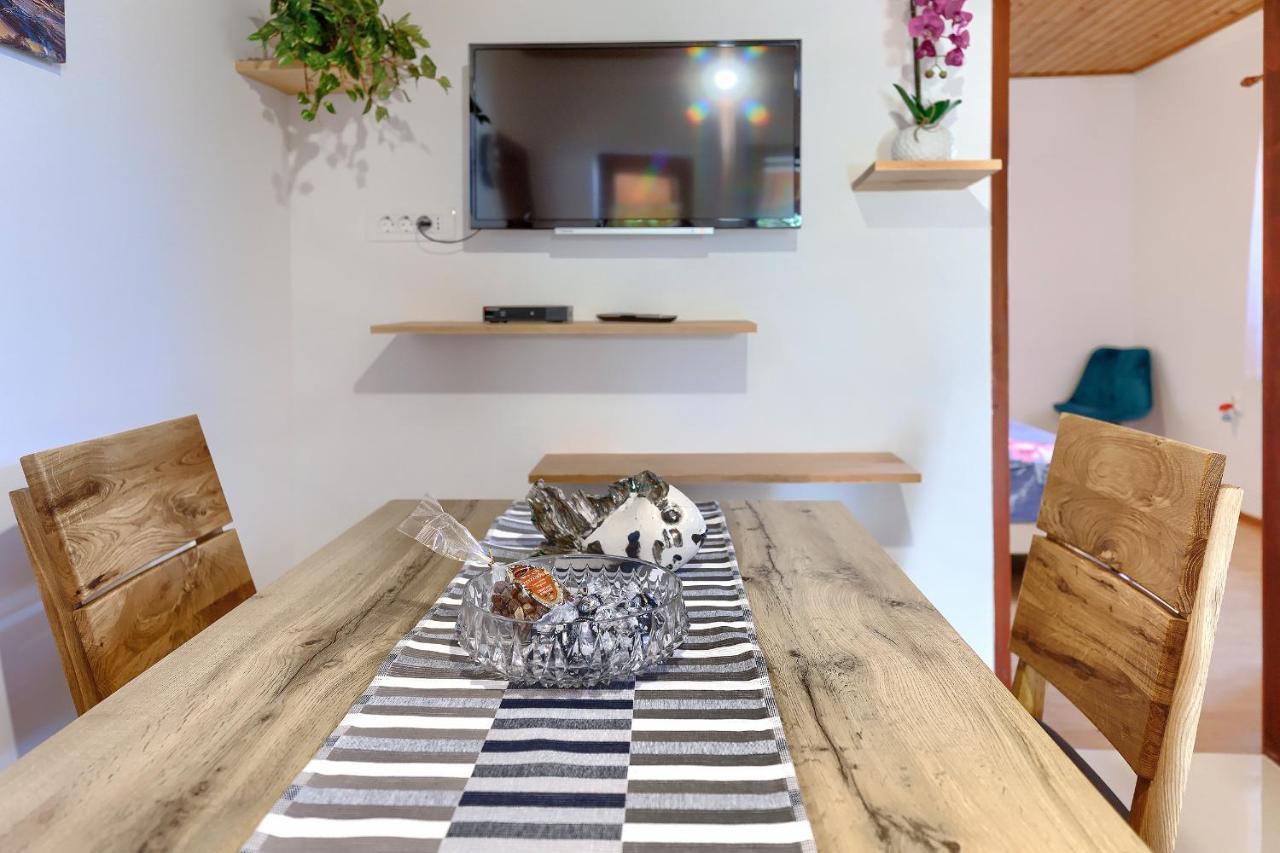 Stylish Flats With Two Bedrooms In Premantura Exterior photo