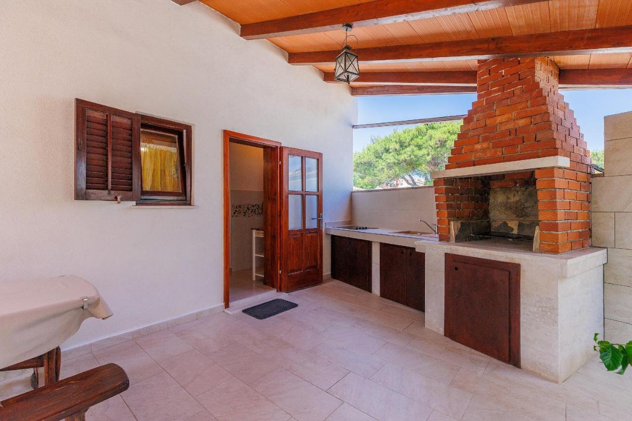 Stylish Flats With Two Bedrooms In Premantura Exterior photo
